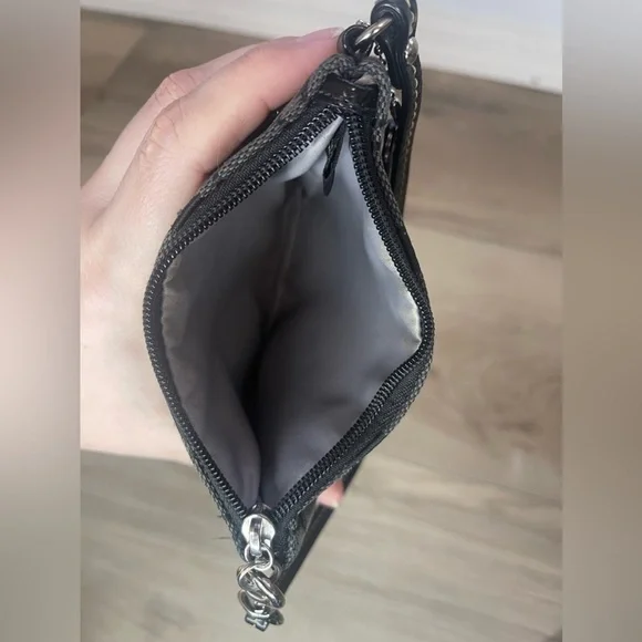 Black coach wristlet - Picture 6 of 6